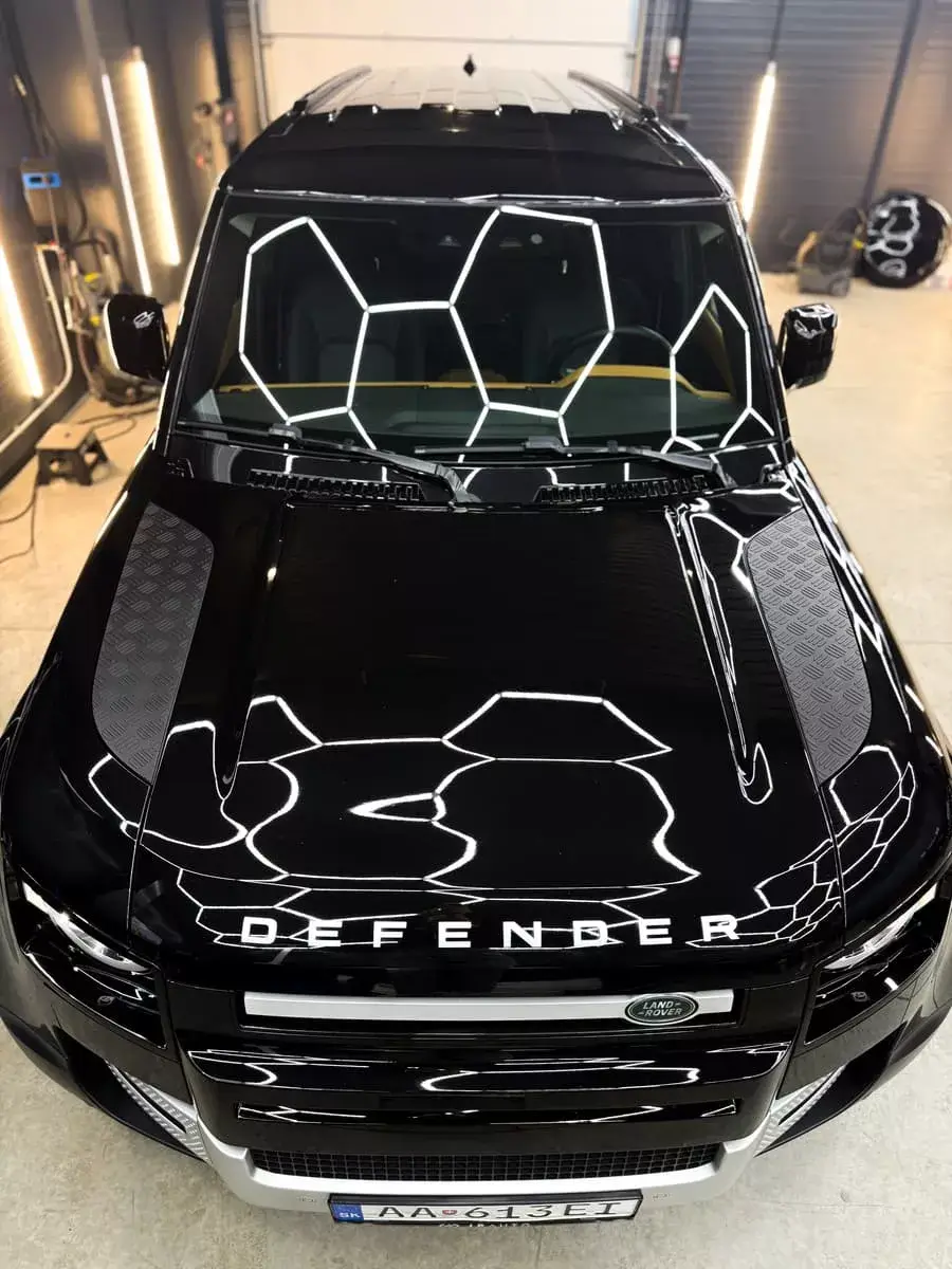 Profesionalne čistenie exterieru auta v Redes Cars Nitra